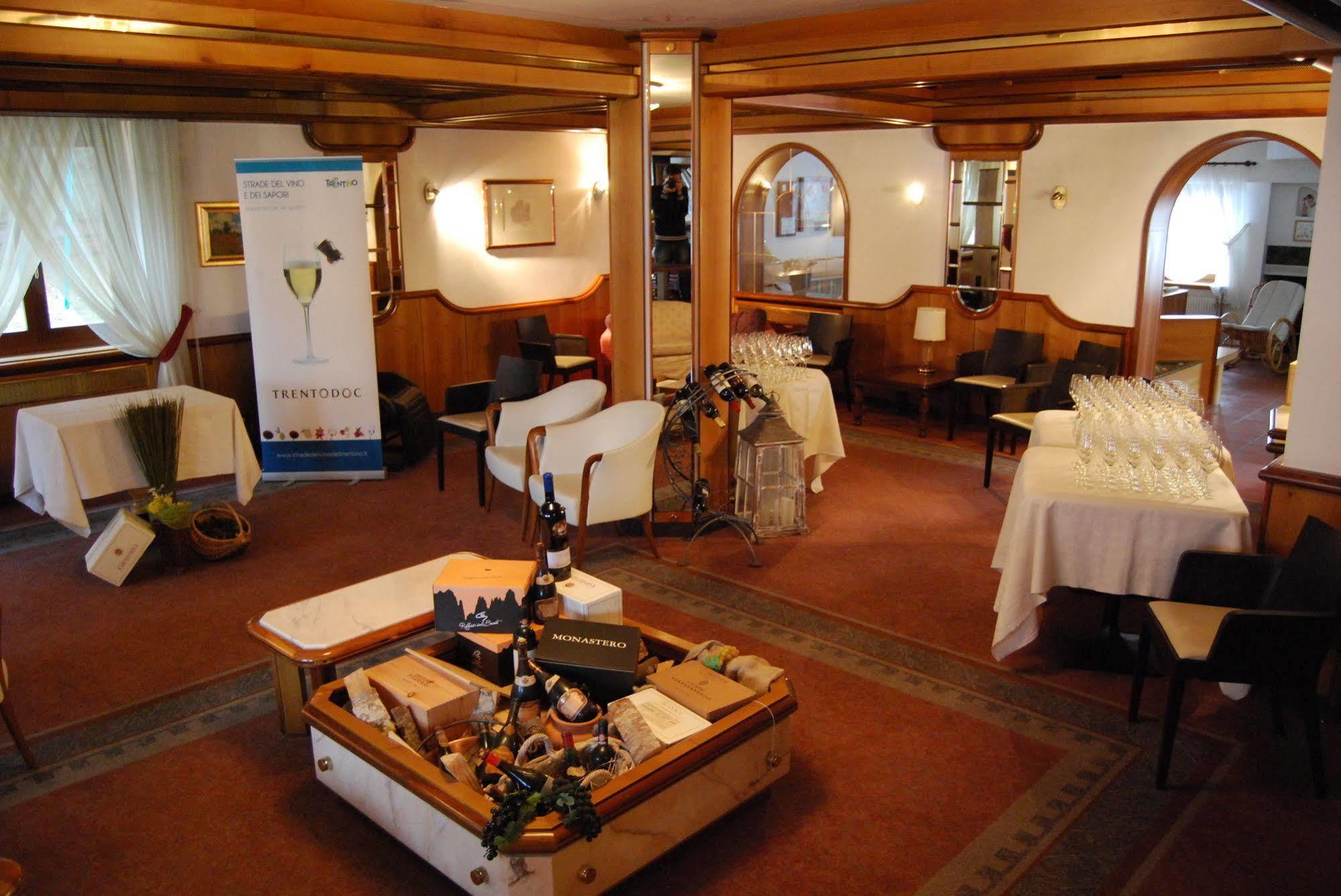 Il Piccolo Dolomiti Resort Andalo Luaran gambar